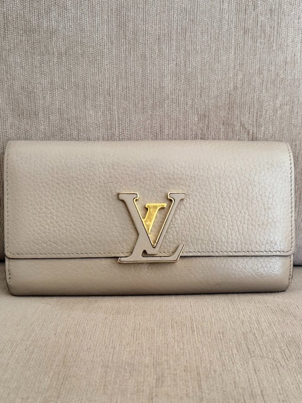 Louis Vuitton Capucines Beige Leather LV Lock Wallet